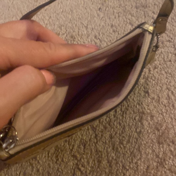 Coach wristlet - Picture 3 of 3